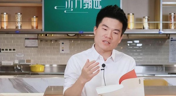 盼盼走了,董宇辉在,换谁齐无所谓,真有东说念主在乎主播吗